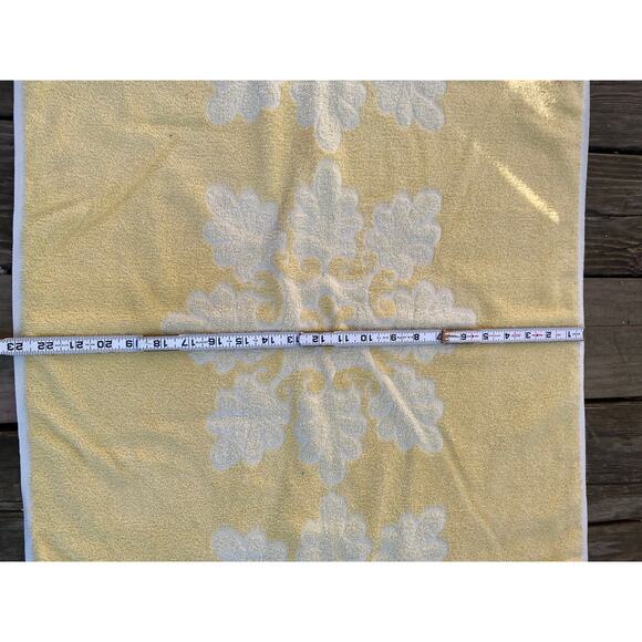 Canon Royal Family Vintage 1970s yellow bath towels - Picture 3 of 16